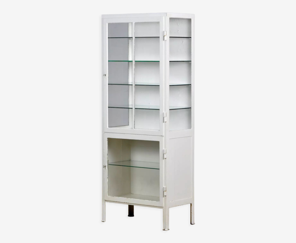 Armoire médicale en fer et en verre années 1930