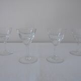 Lot 4 glasses with chiseled crystal liquor Height 8.6 cm Diameter upper edge 5.1 cm