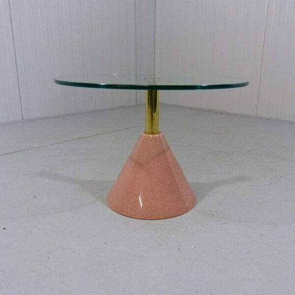 Table d'appoint italienne en pierre naturelle rose et verre de style Memphis, années 1980
