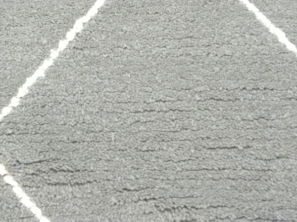 Tapis berbère marocain gris en laine tissé à la main