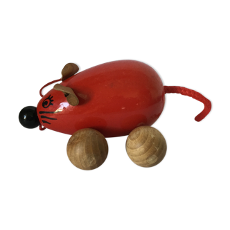 Old toy to shoot mouse