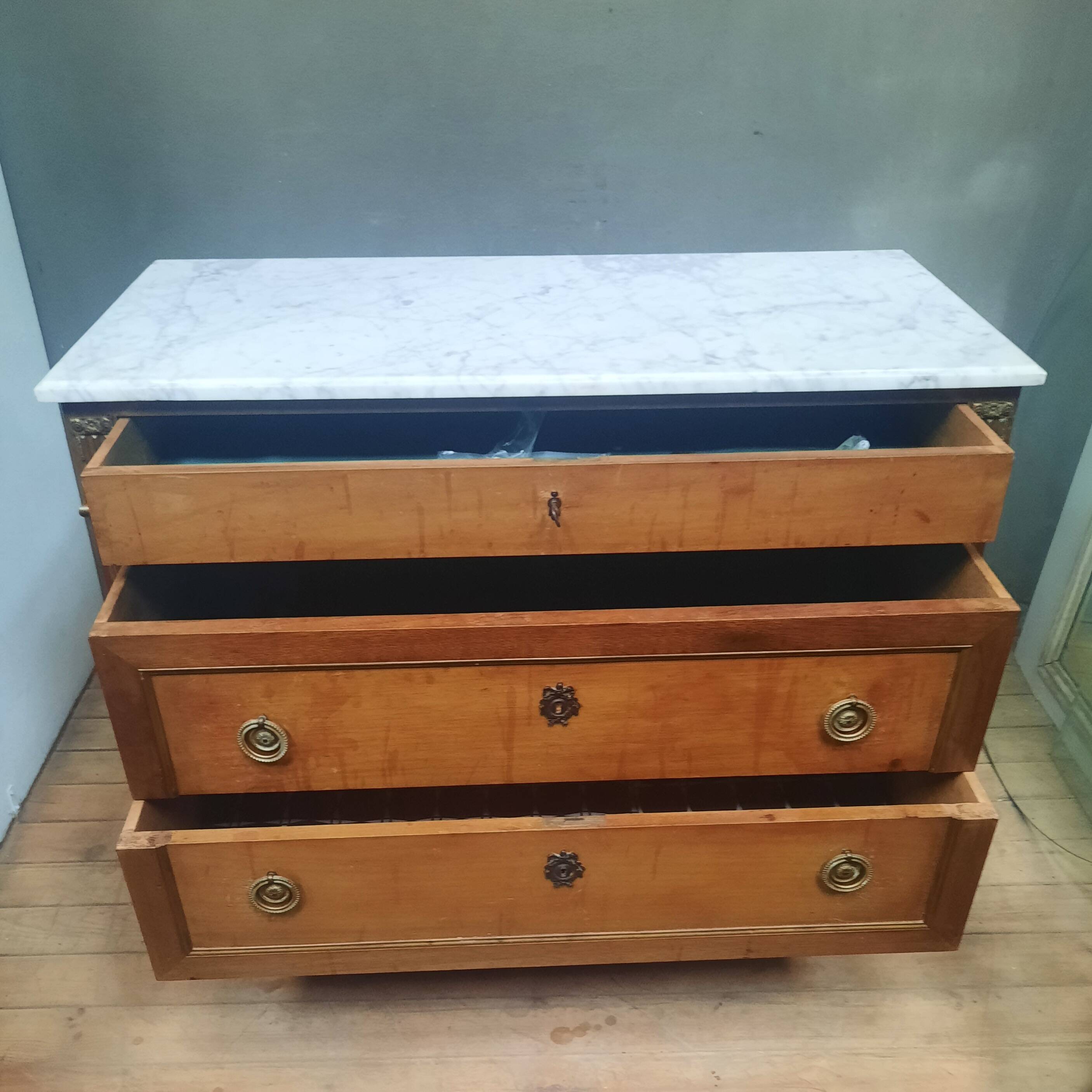 Louis XVI style chest of drawers with 2 drawers