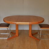 Elm meal table 2 central foot extensions