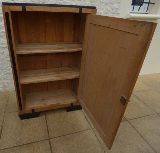 Furniture with an art deco door with 2 solid wood interior shelves – Completely revamped