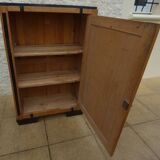 Furniture with an art deco door with 2 solid wood interior shelves – Completely revamped