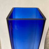 Blue and colorless glass vase with square section