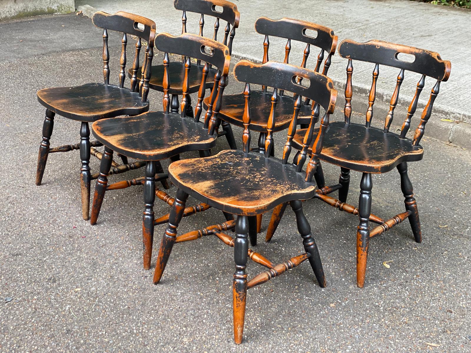 6 solid wood Windsor dining chairs from the 1950s.