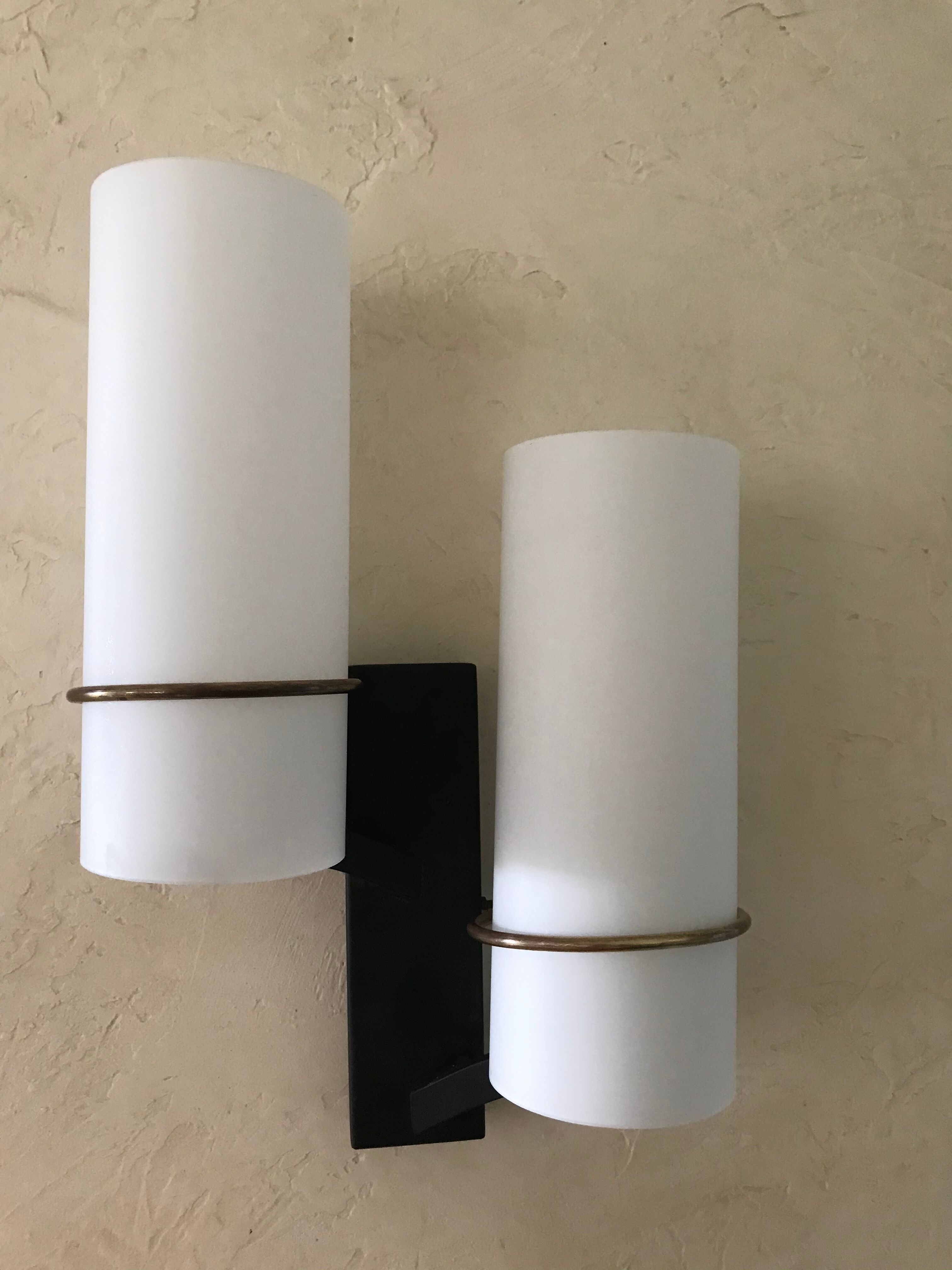 Double sconce in opaline