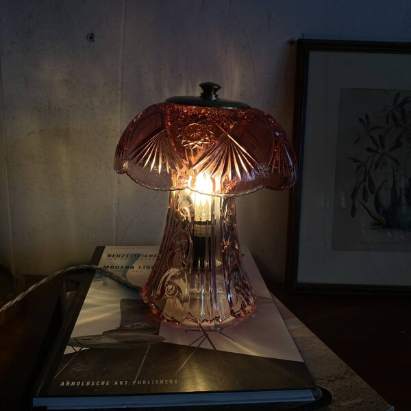 Lampe de table vintage en verre rose fushia