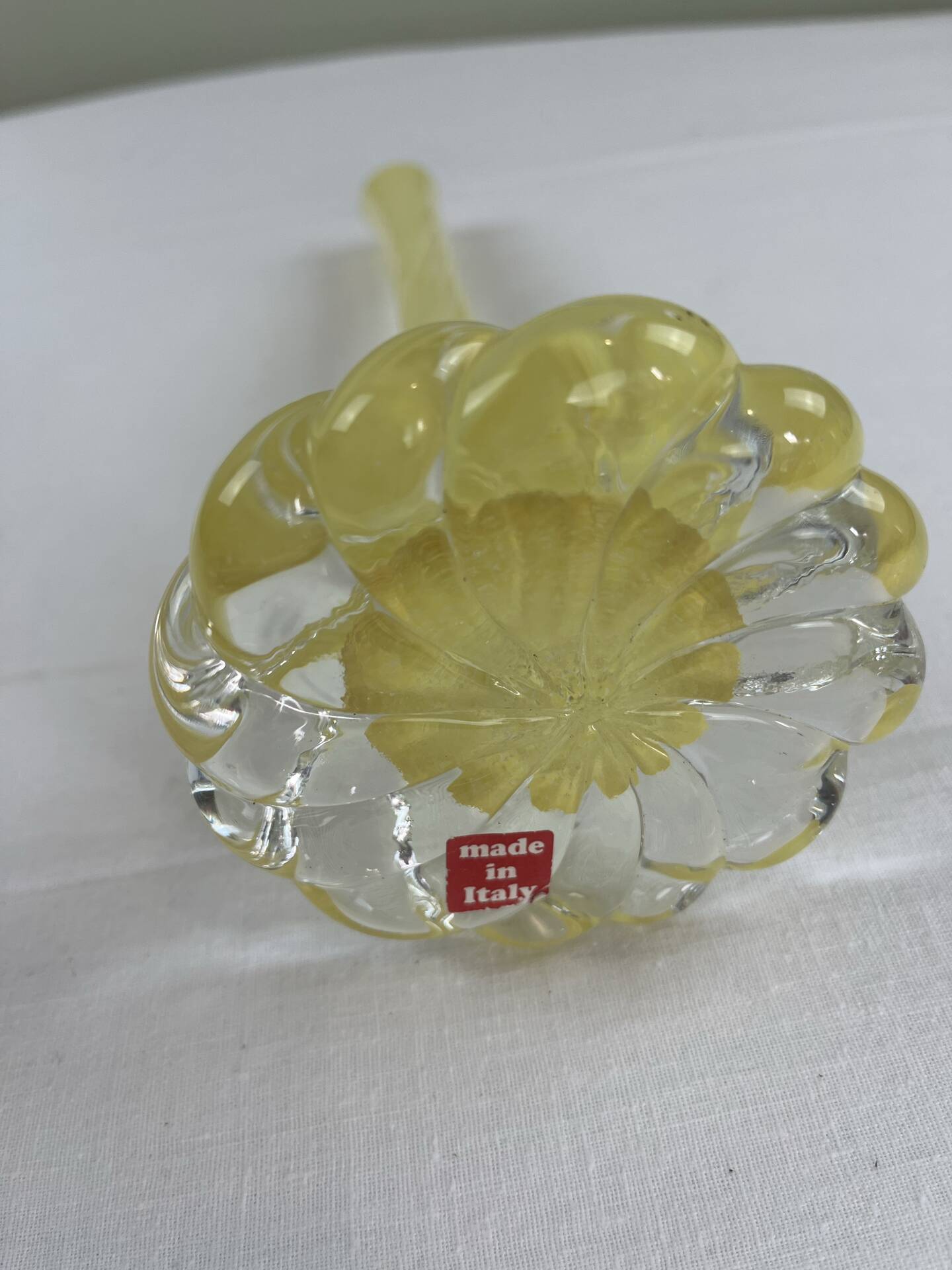 Twisted yellow art glass soliflores