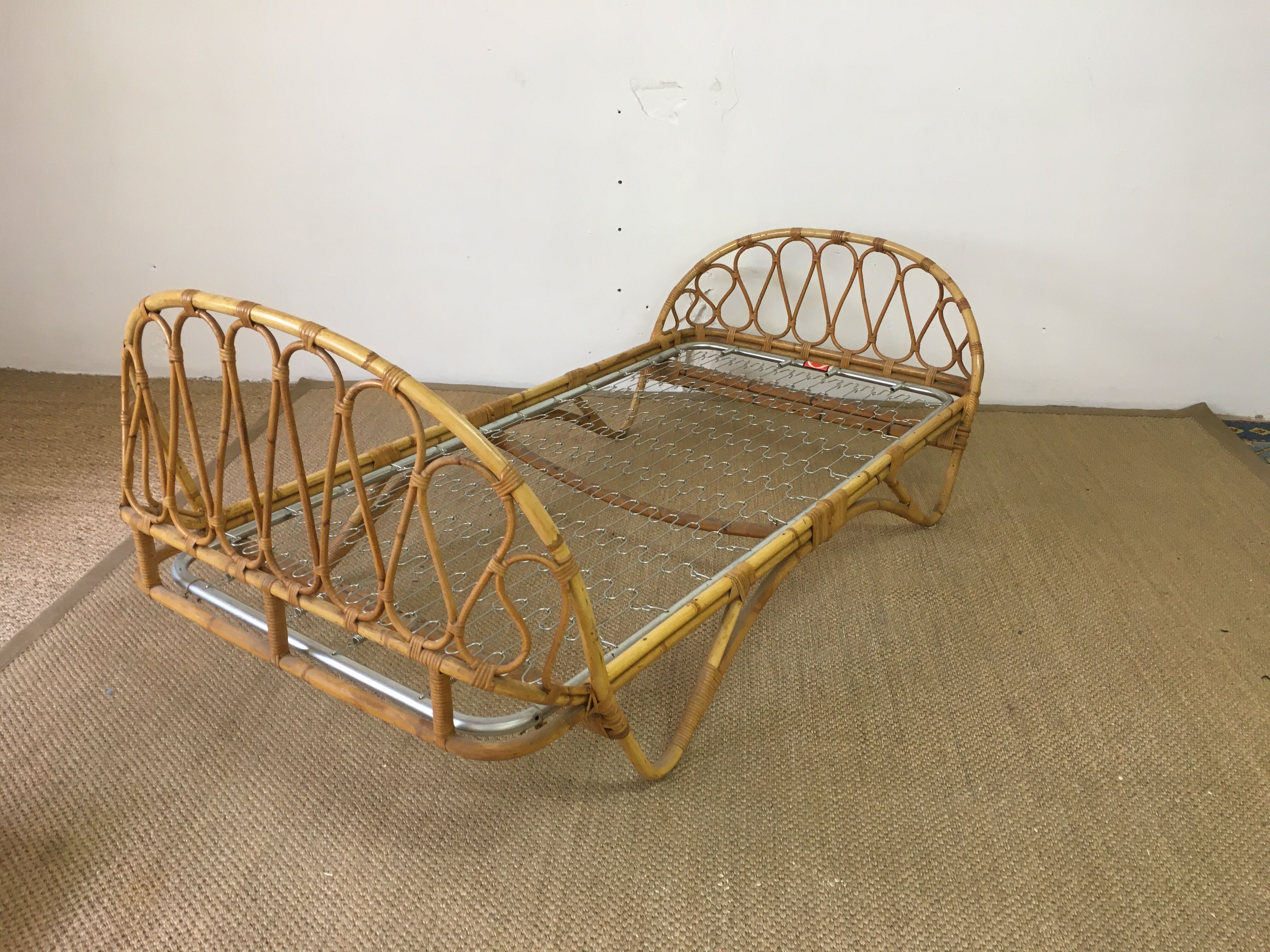 Rattan basket bed 1 place