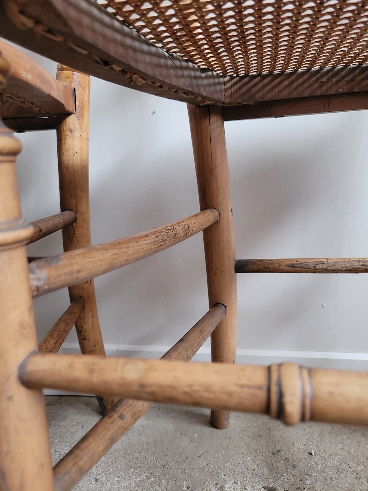 Lot de 4 chaises volantes Louis XVI