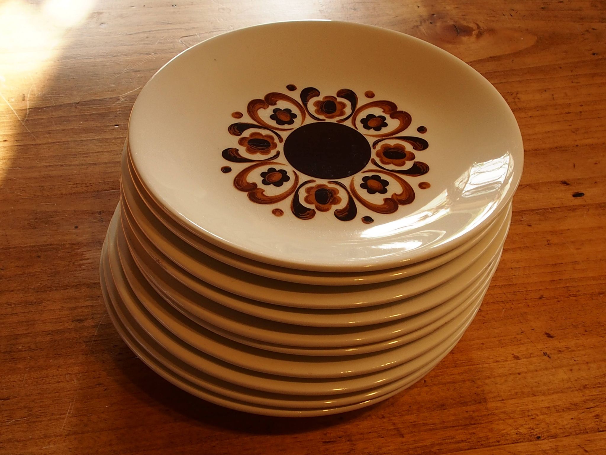 Lot of 10 vintage flat plates from the GIEN factory