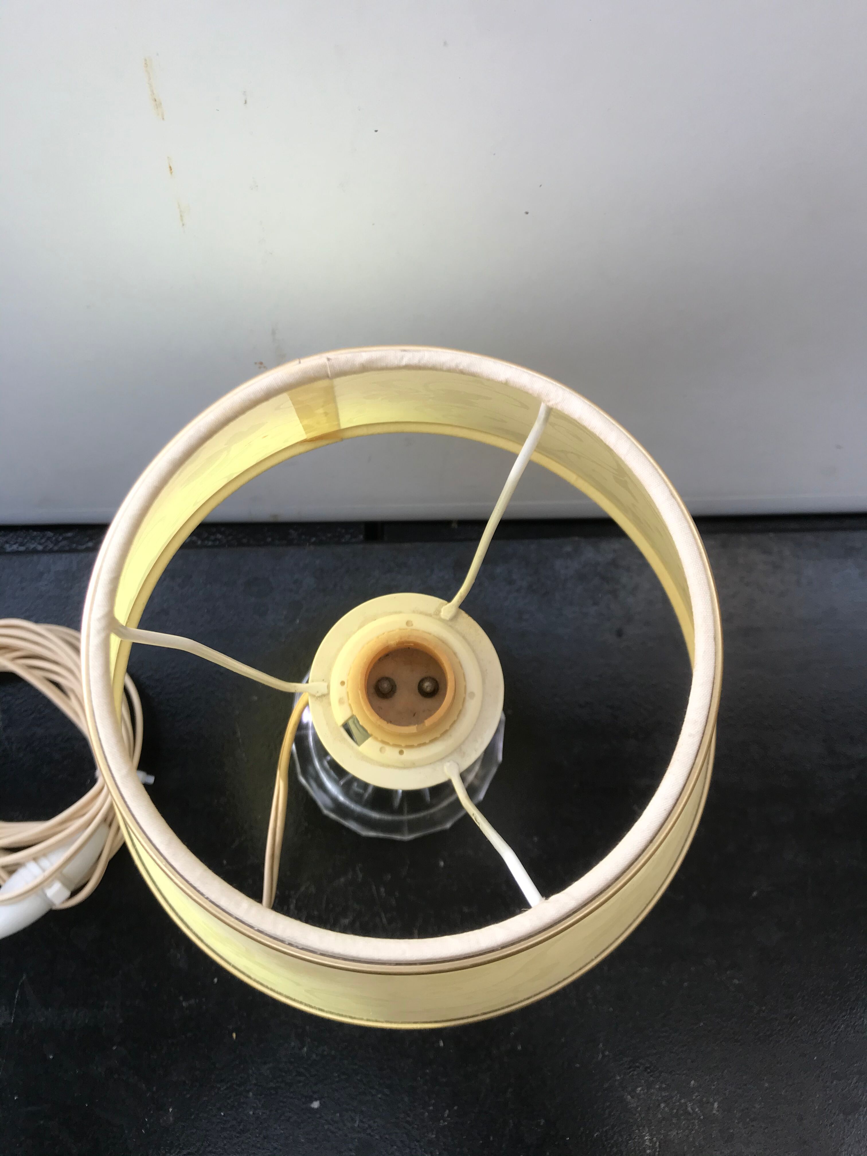 Former body lamp moulded glass - vintage cream daybat