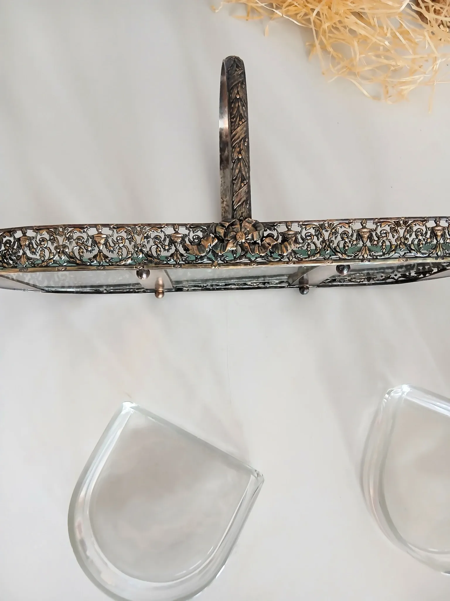 Louis XVI style table servant for hors d'oeuvres in silver-plated metal and glass.