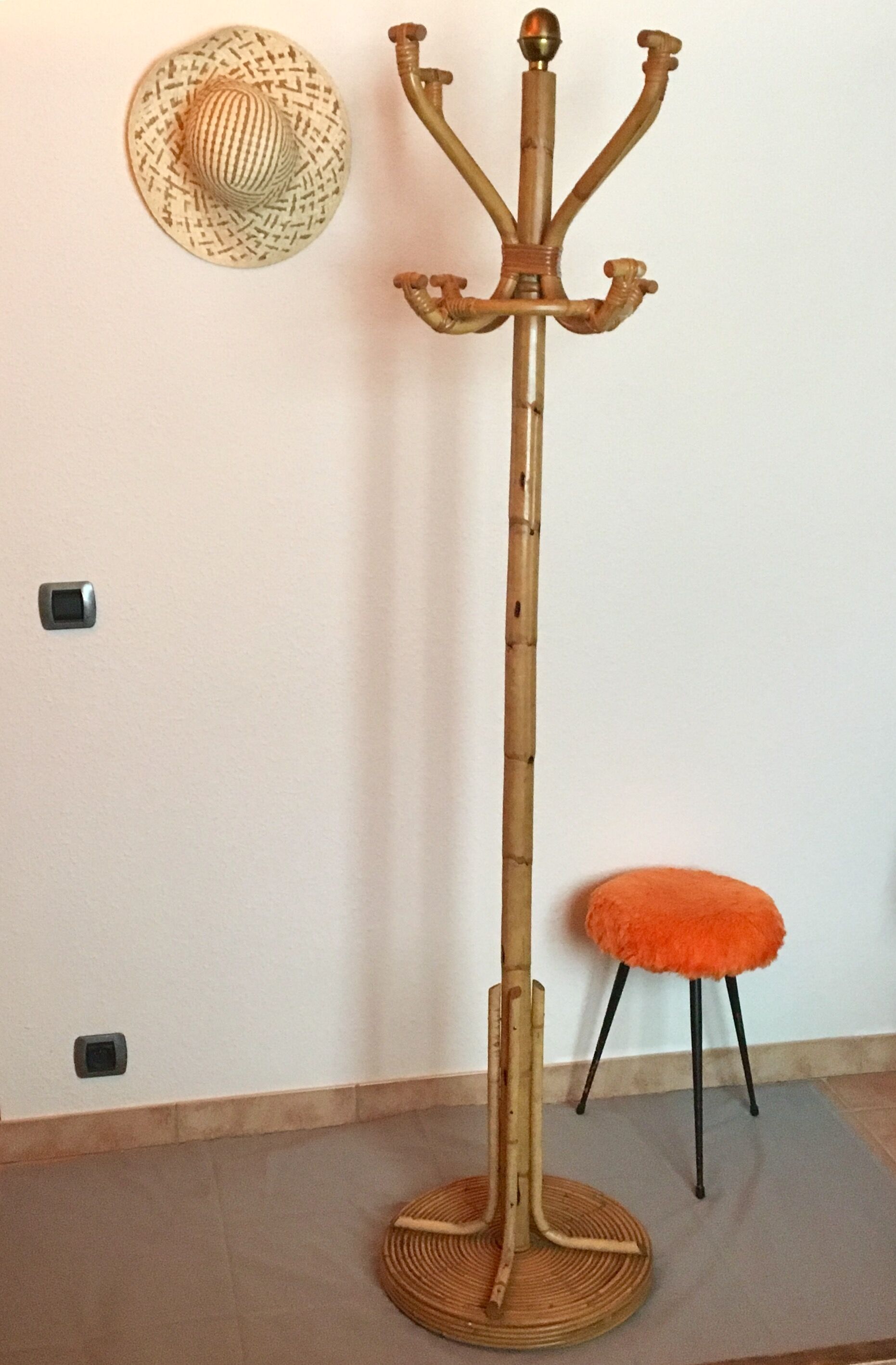 Porte-manteau en rotin années 60