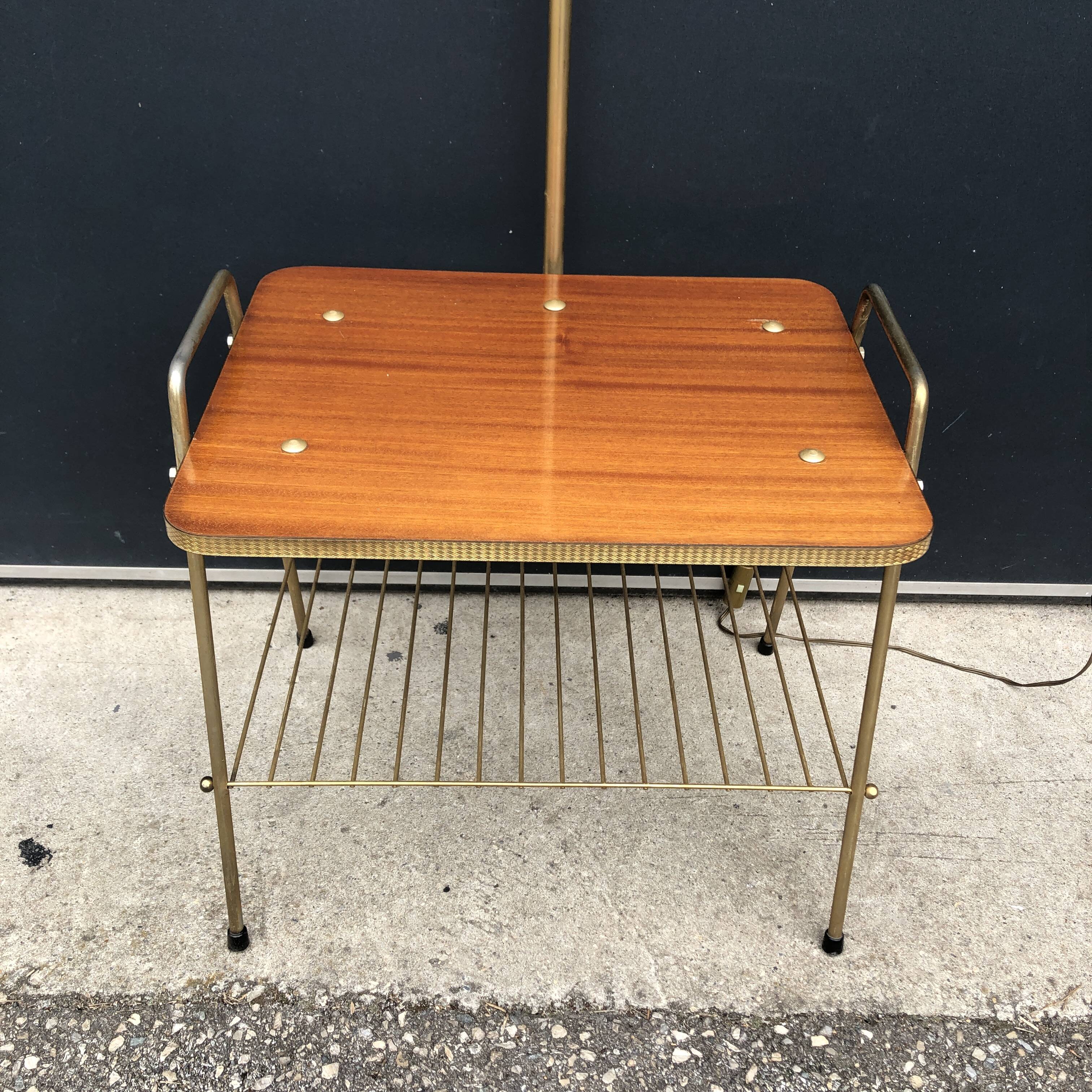 Magazine holder floor lamp