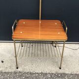 Magazine holder floor lamp