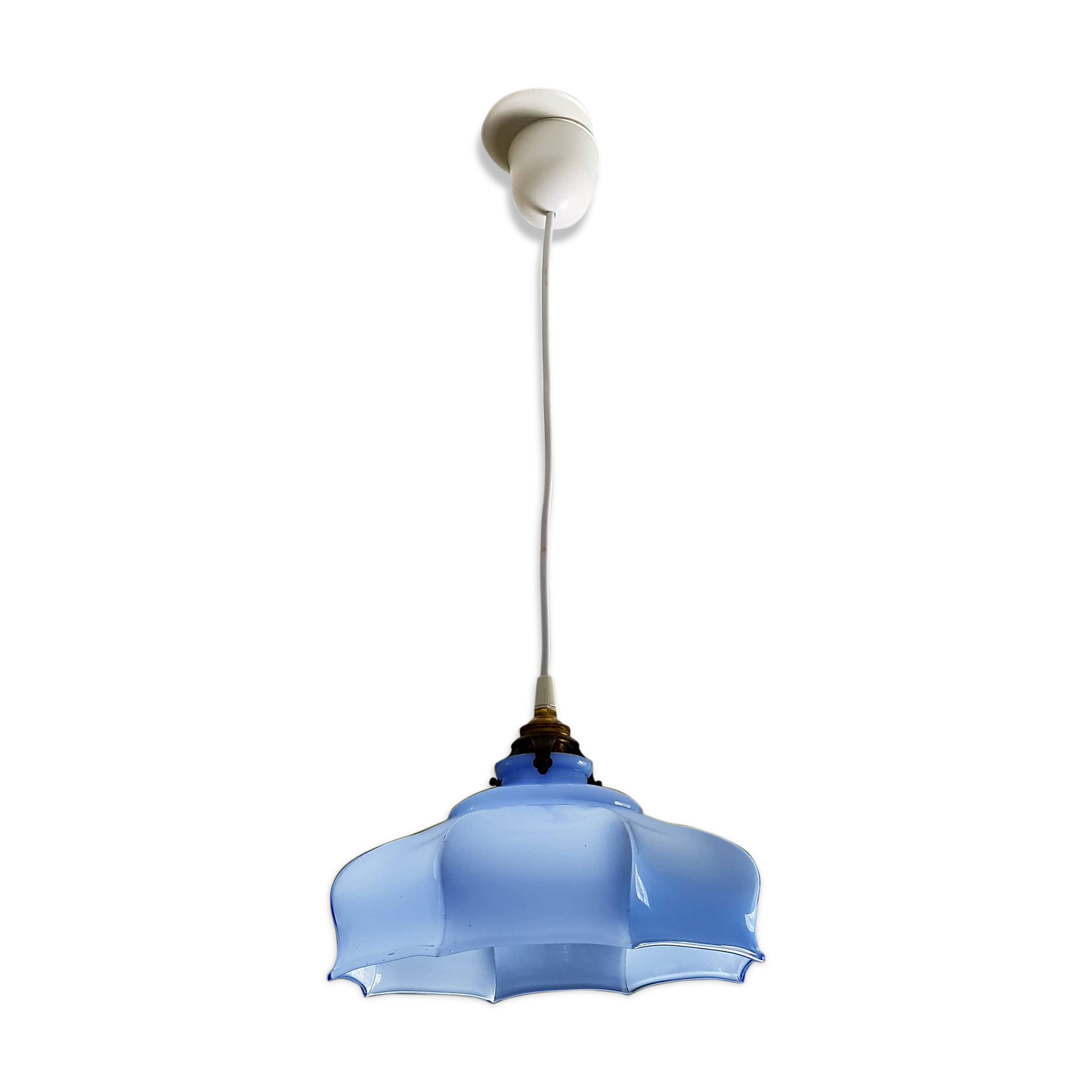 Suspension ancienne en opaline bleu époque Art Déco