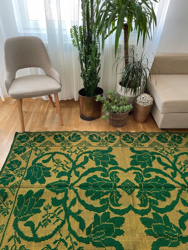 Romanian carpet green and yellow made by hand in wool