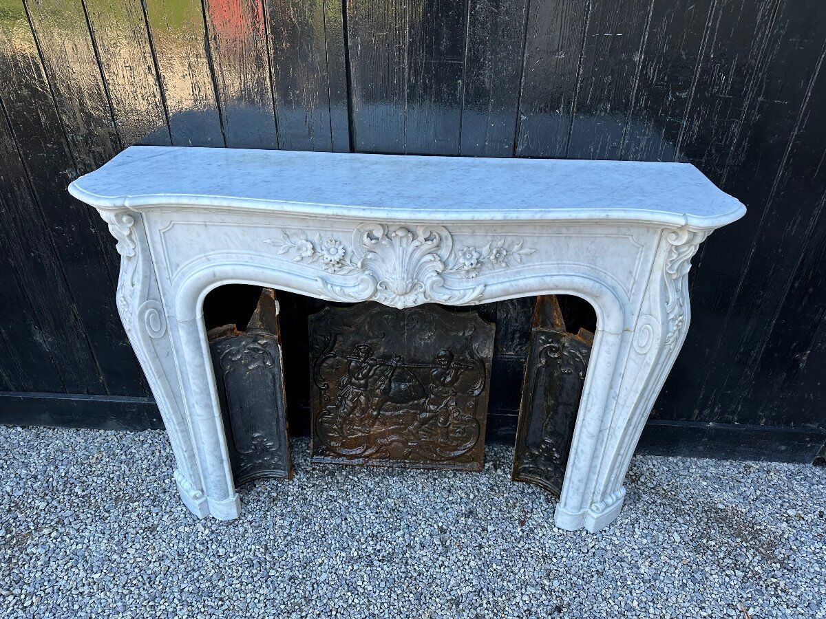 Louis XV style fireplace in Carrara marble and cast iron fireplace