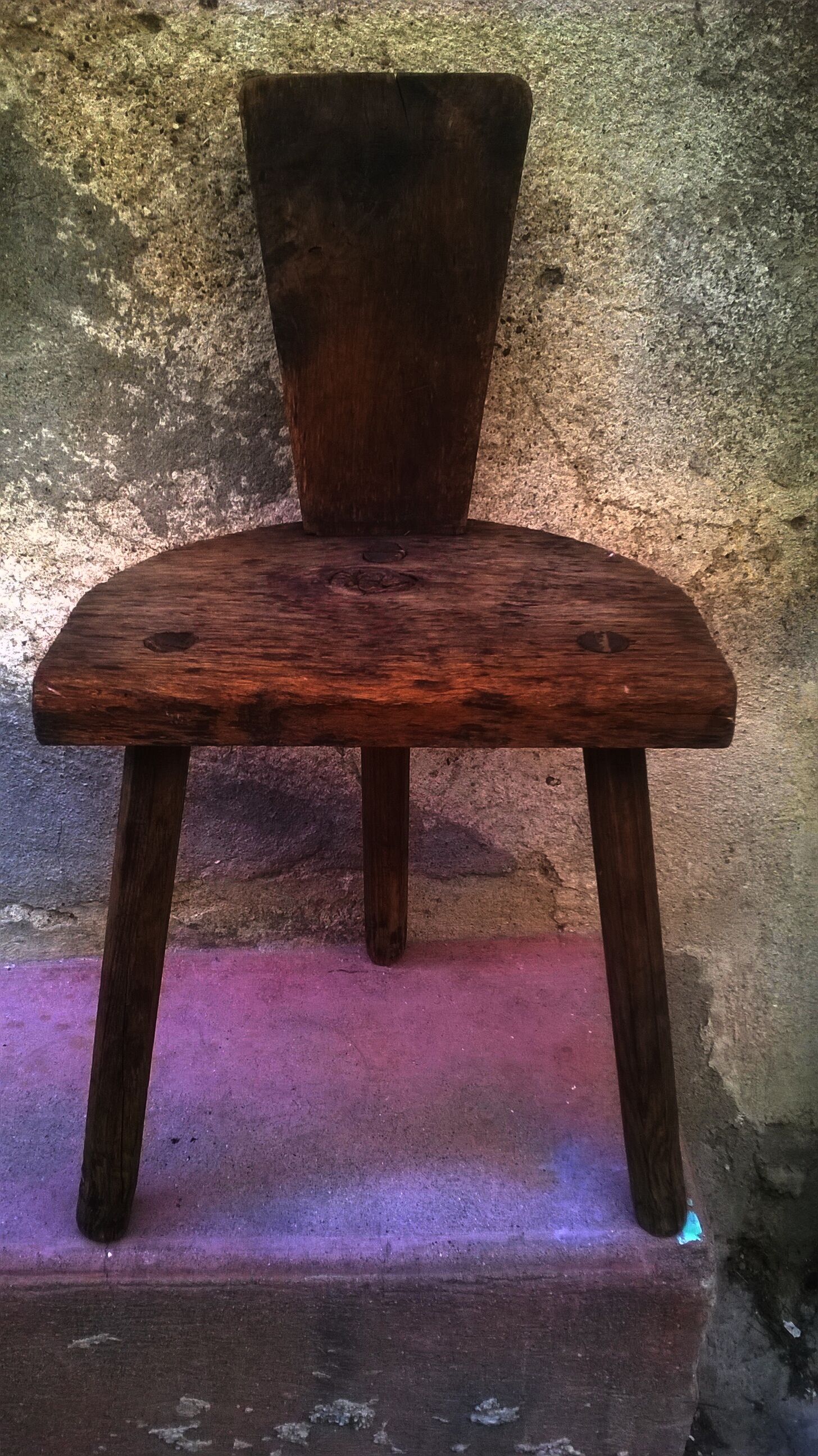 Vintage tripod chair