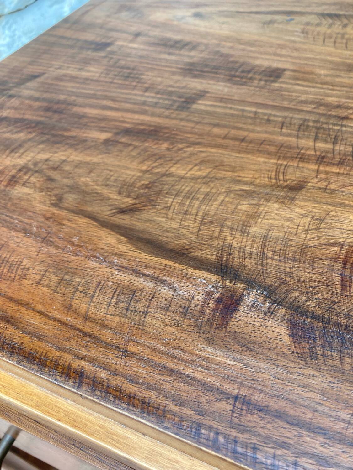 Compass leg chest of drawers