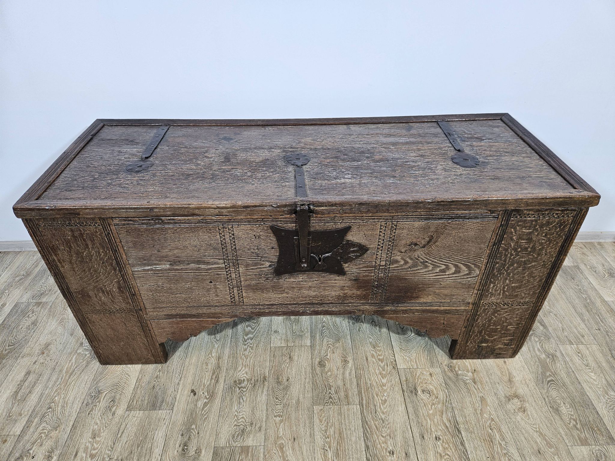 Gothic Chest 15th century