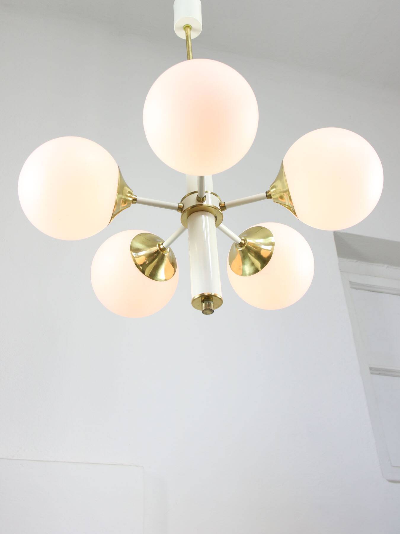 Mid-century Modern Italian Brass and Opaline Sputnik Chandelier