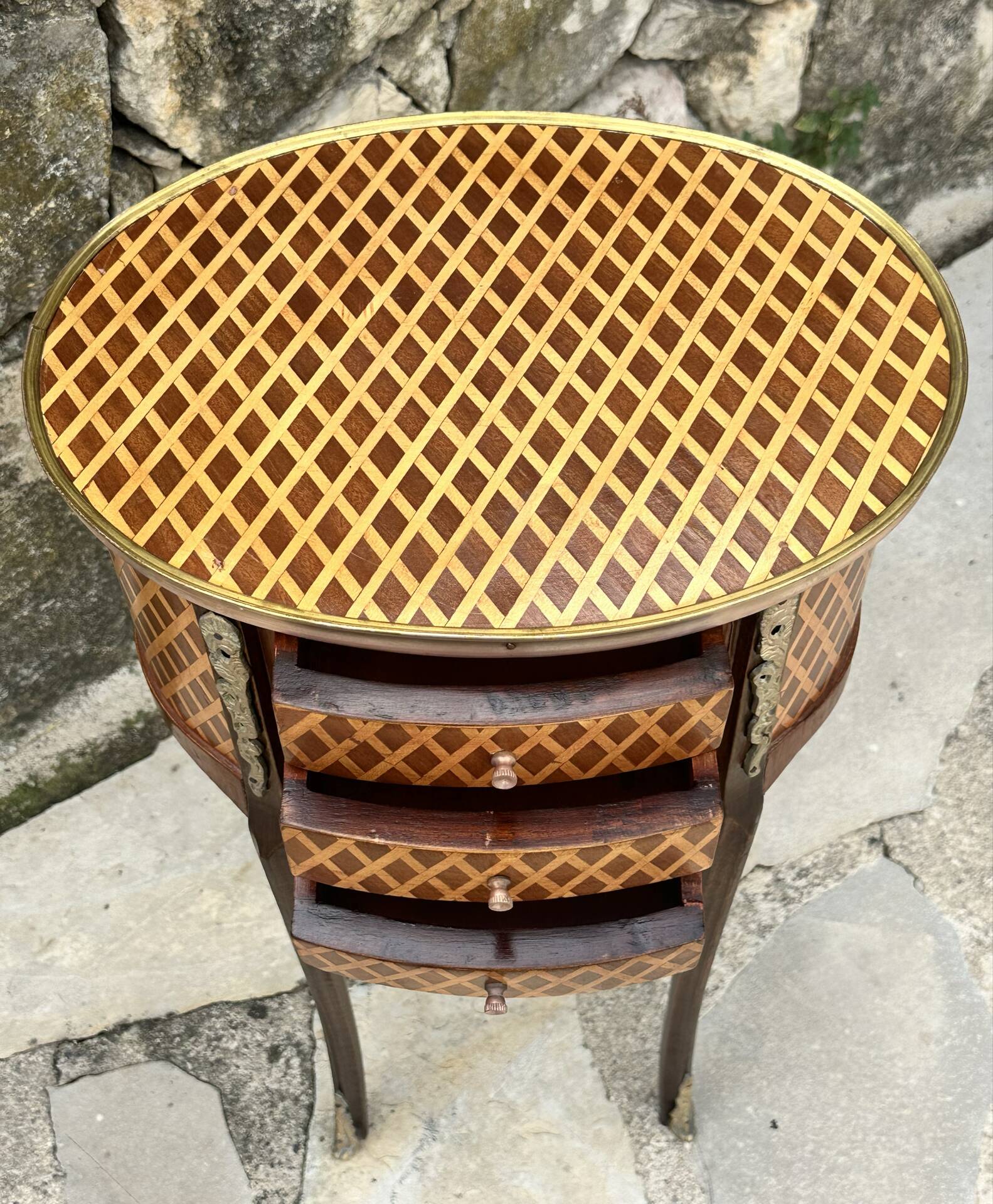 Chiffonier table or folding table in precious wood marquetry.