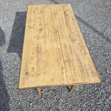 Spindle leg farm table