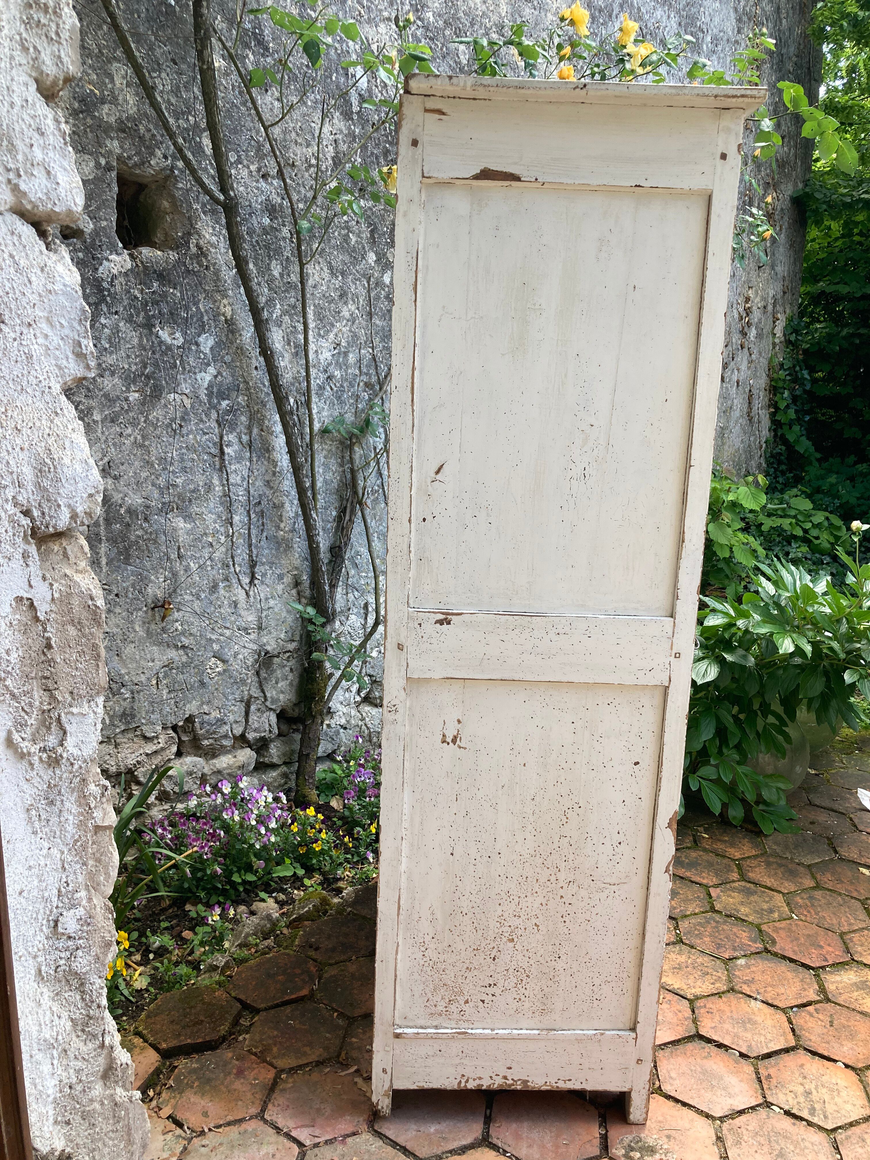 Armoire ancienne - bonnetière parisienne