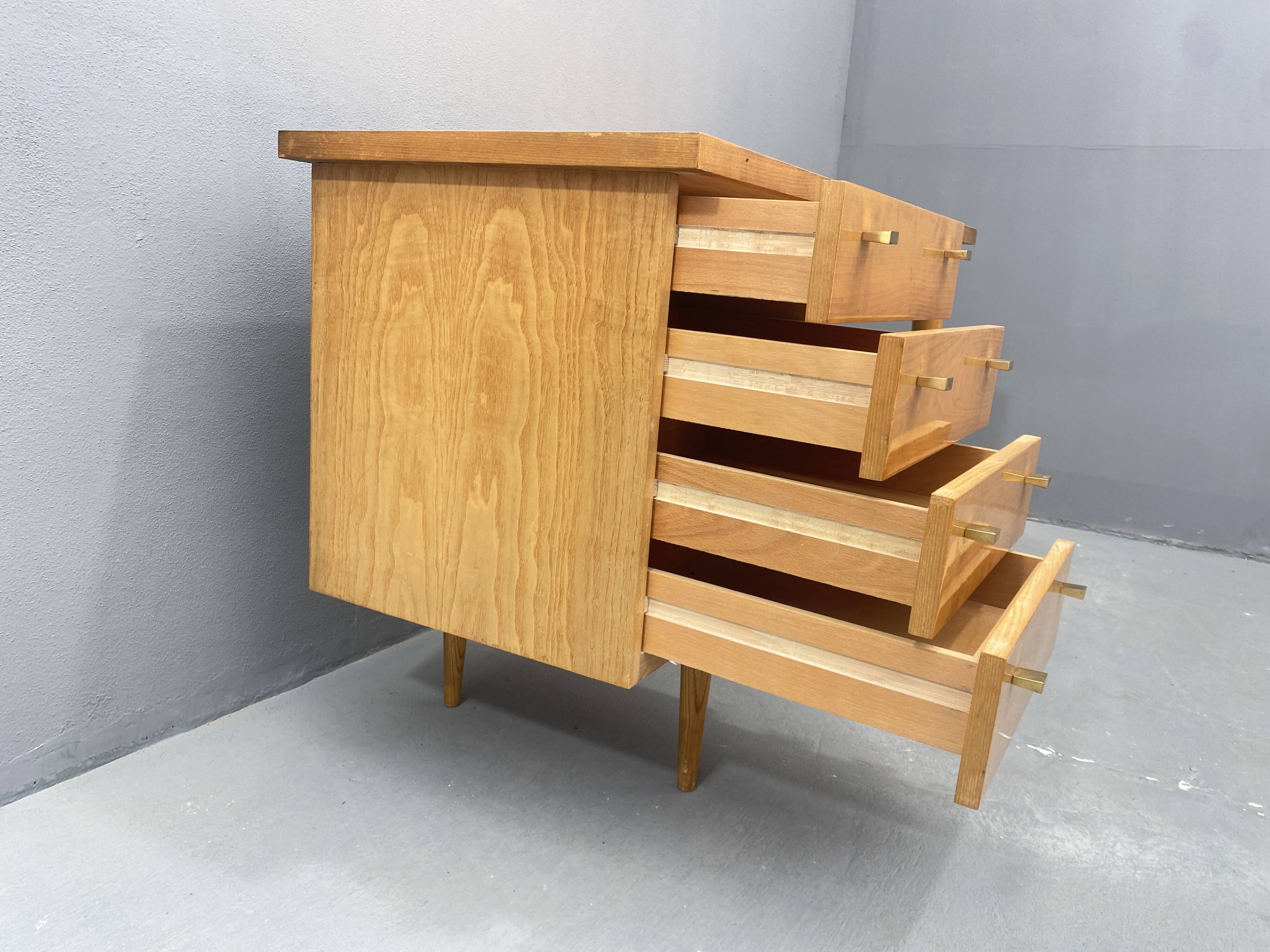 Bureau en hêtre, Tchécoslovaquie 1970