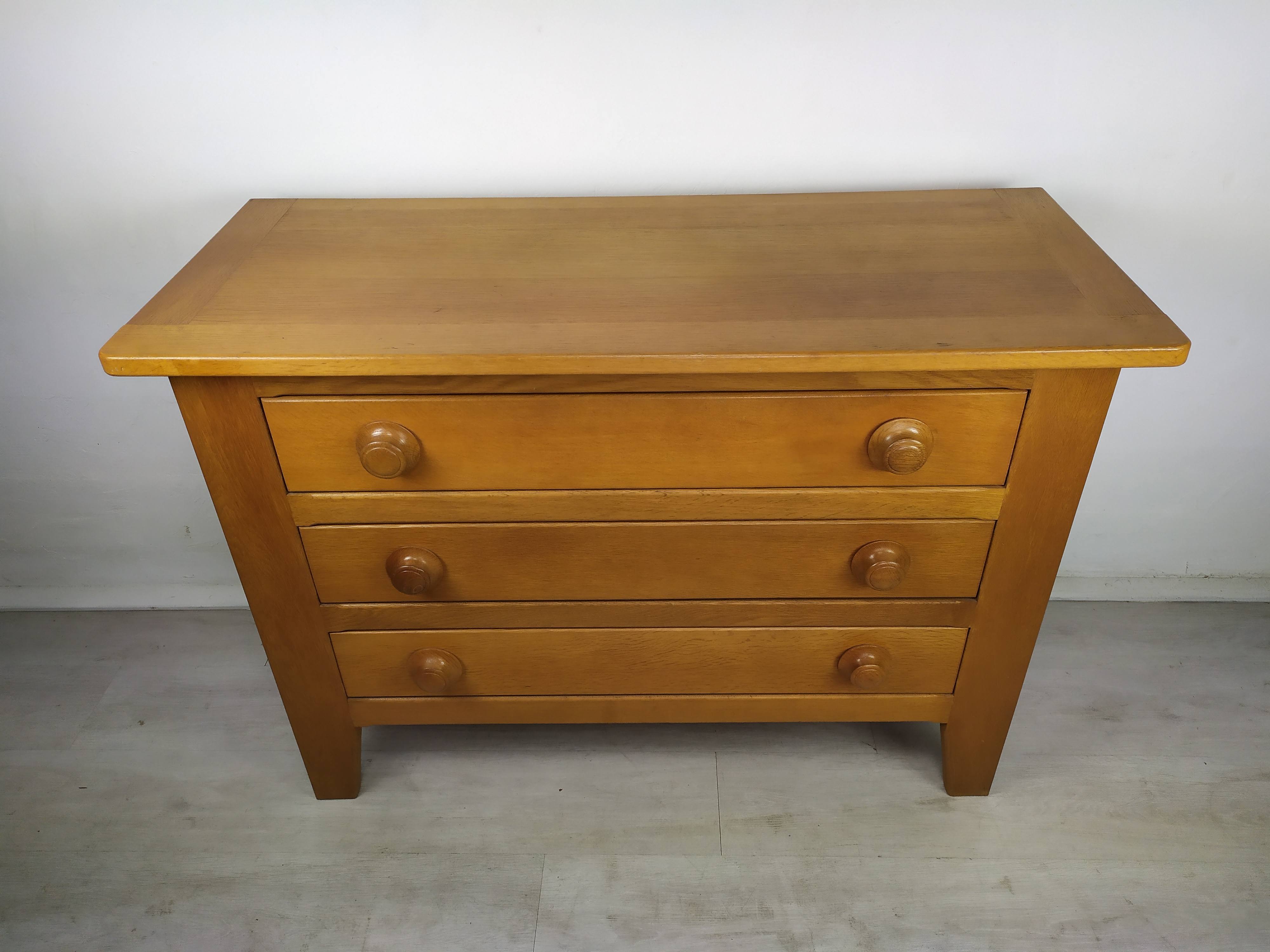 Vintage oak chest of drawers