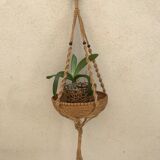 Plant door in macramé