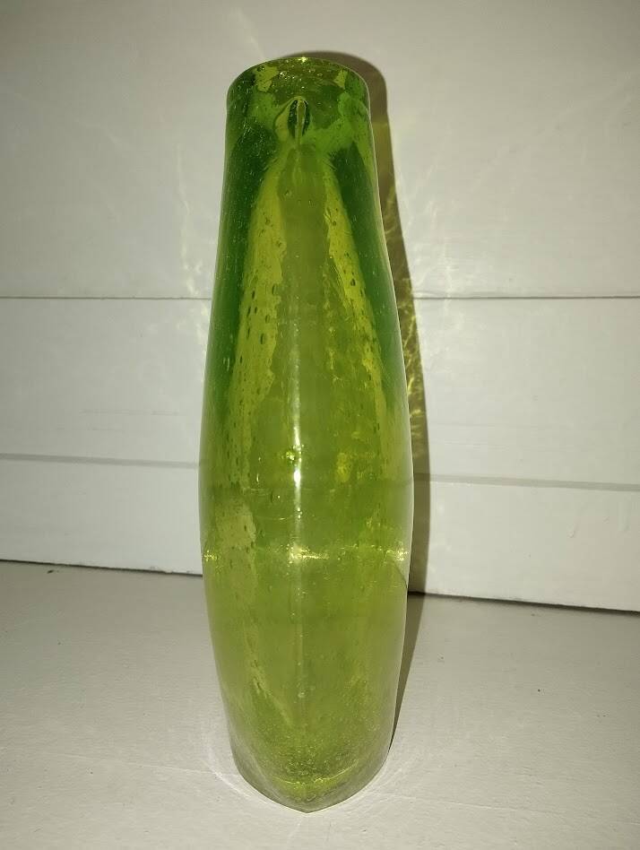 Chartreuse green blown glass vase – vintage handcrafted piece