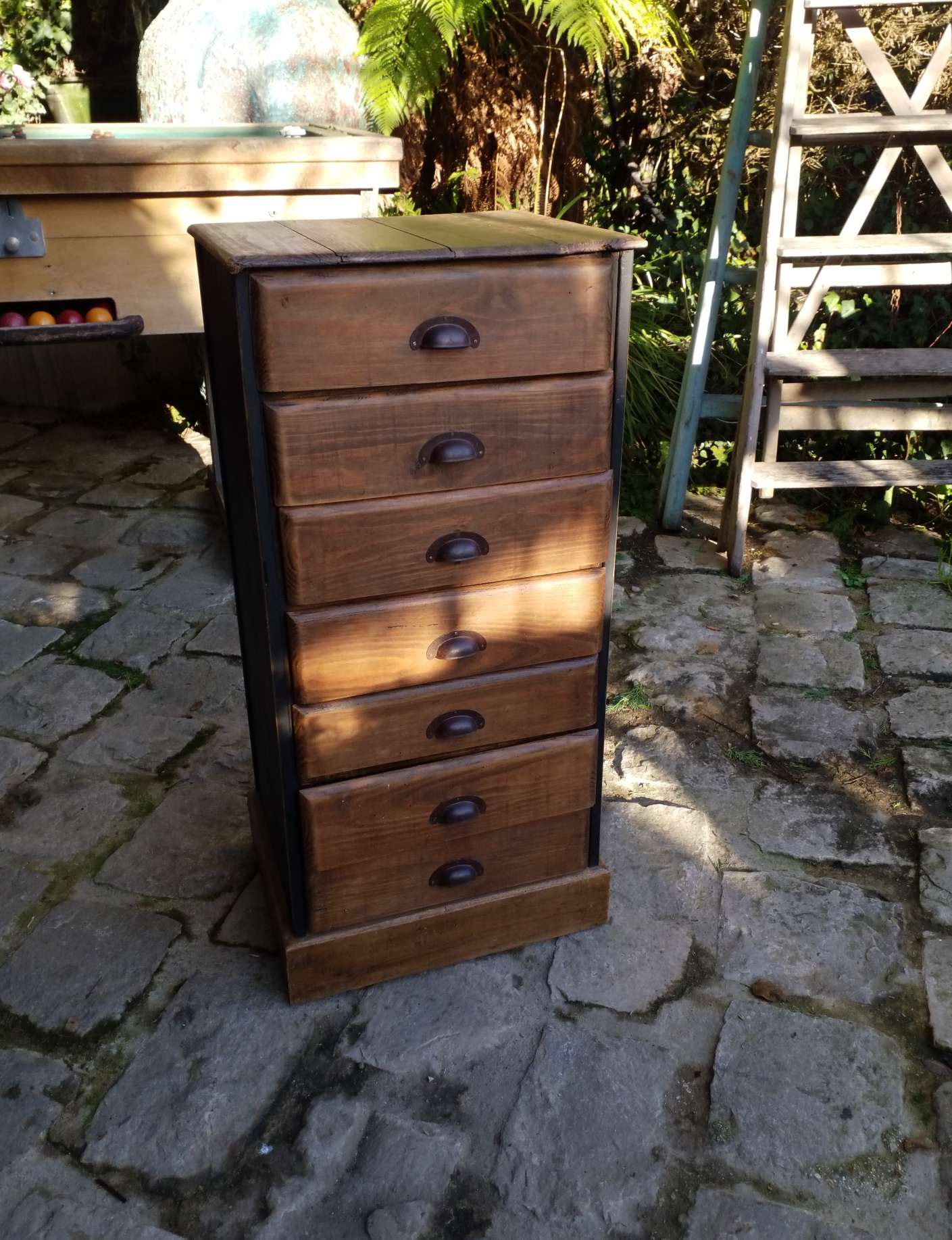 Furniture has 7 drawers