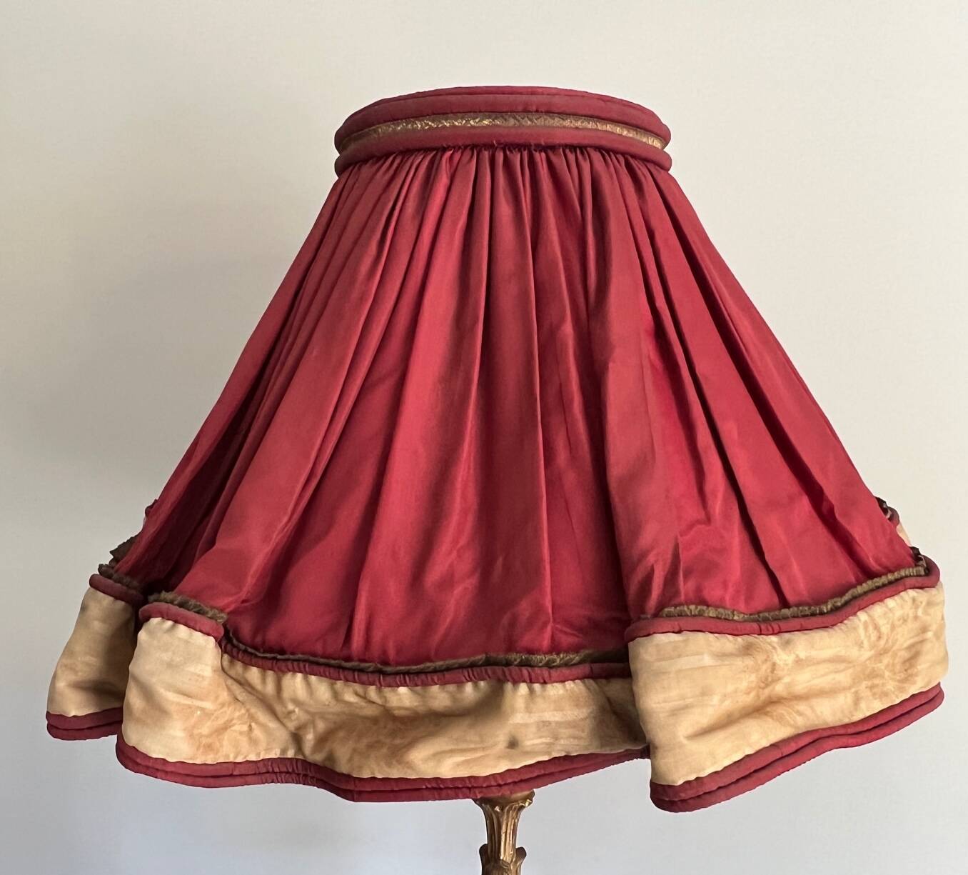 Late 19th century Art Nouveau wooden and gilded stucco floor lamp with fabric lampshade