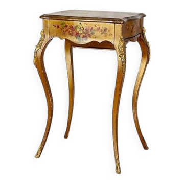 Table de couture en acajou avec détails en laiton, années 1890.