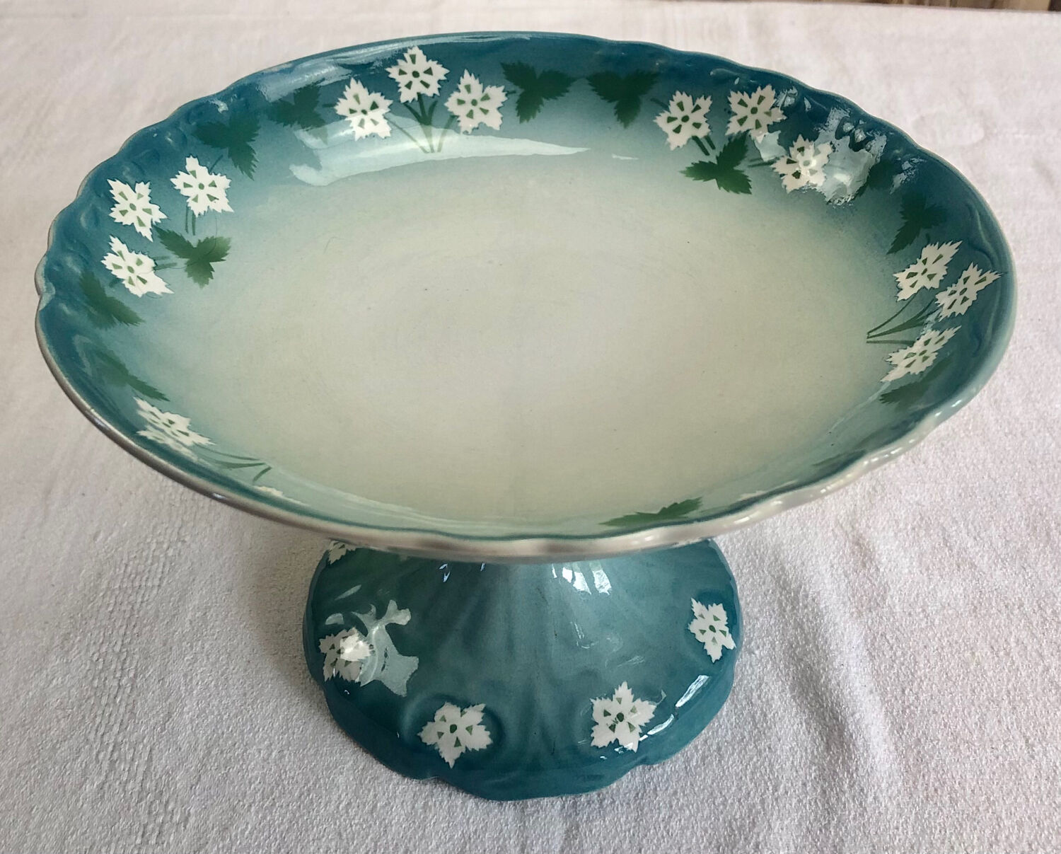 Sarreguemines earthenware fruit bowl and compote bowl, 19th century