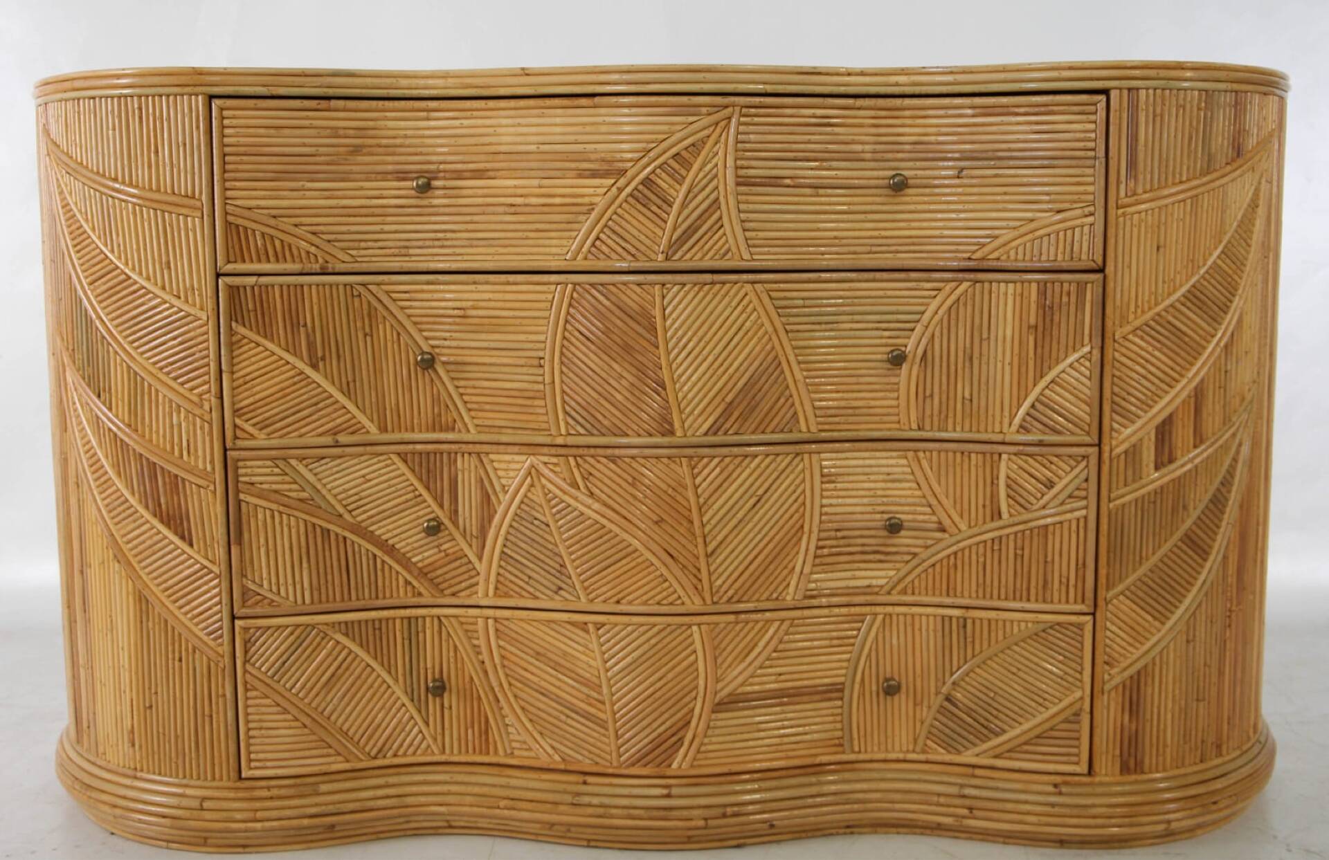 Commode « feuilles » en rotin 