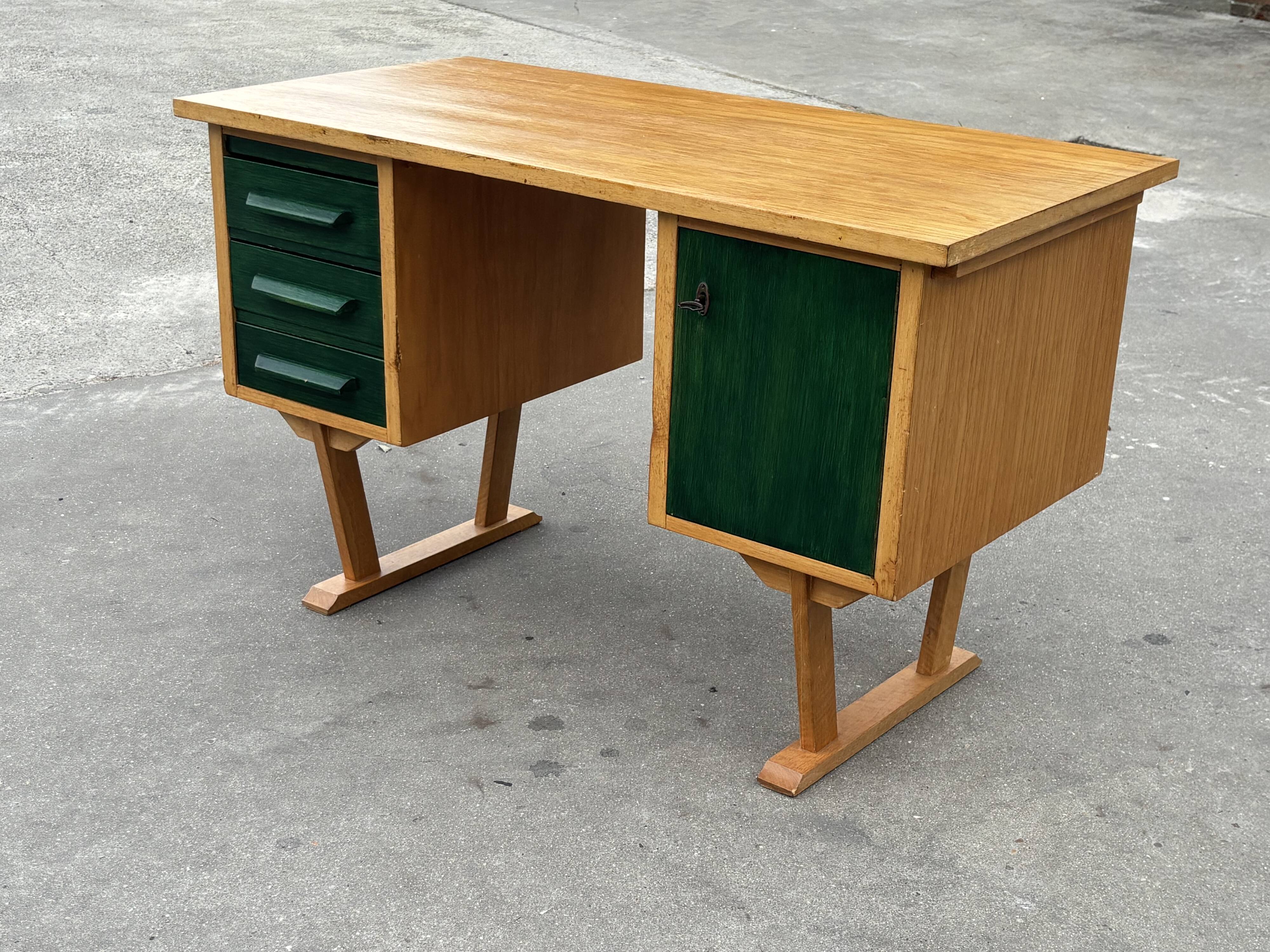 Bureau vintage des années 1960, design de bureau compact