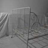 Forged iron bed