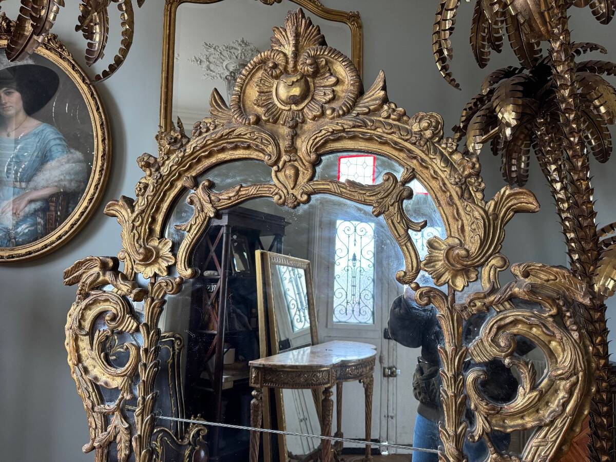 Miroir de style Louis XV en bois doré d’époque Napoléon III