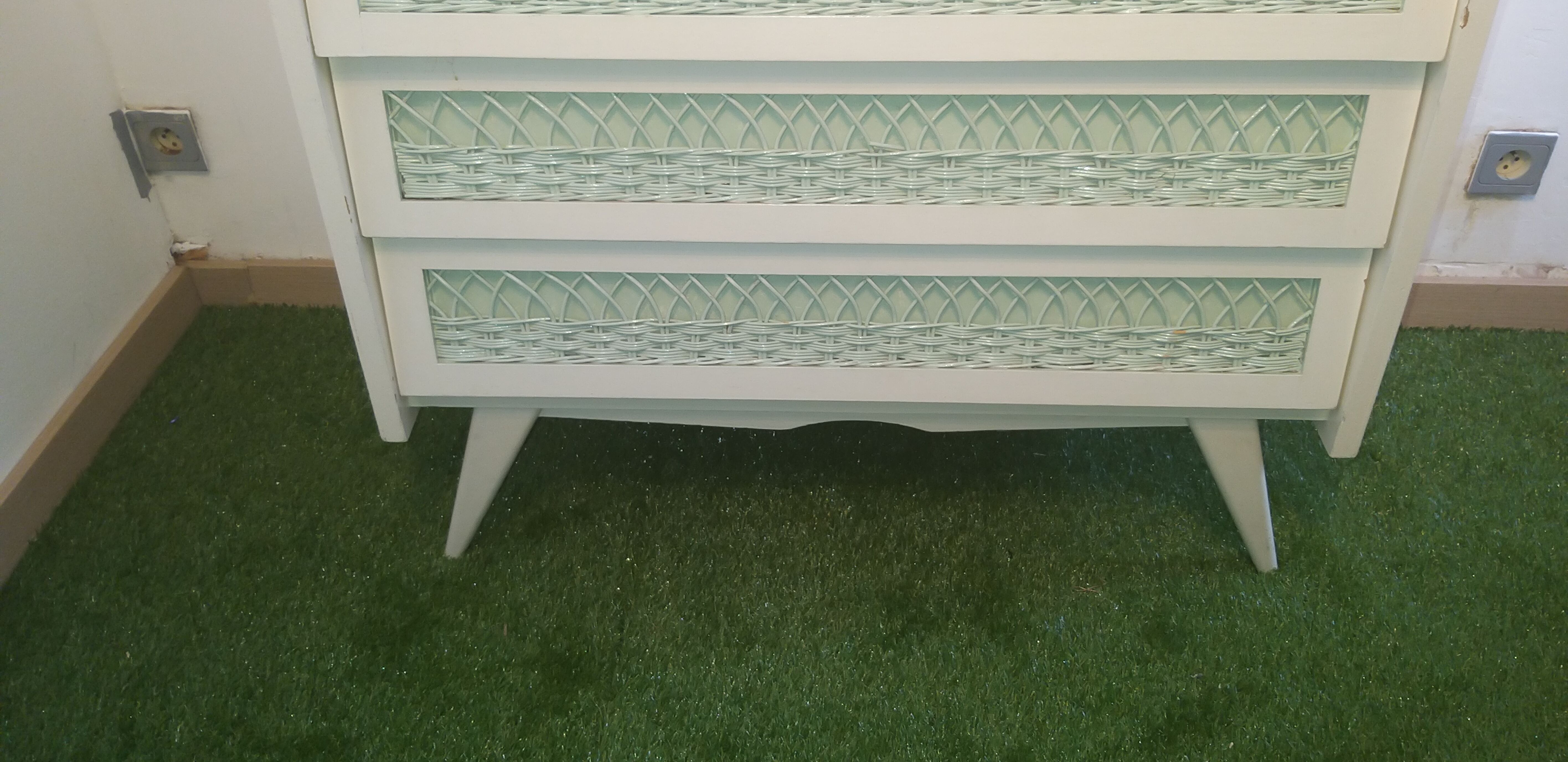 Commode secretaire en bois et rotin