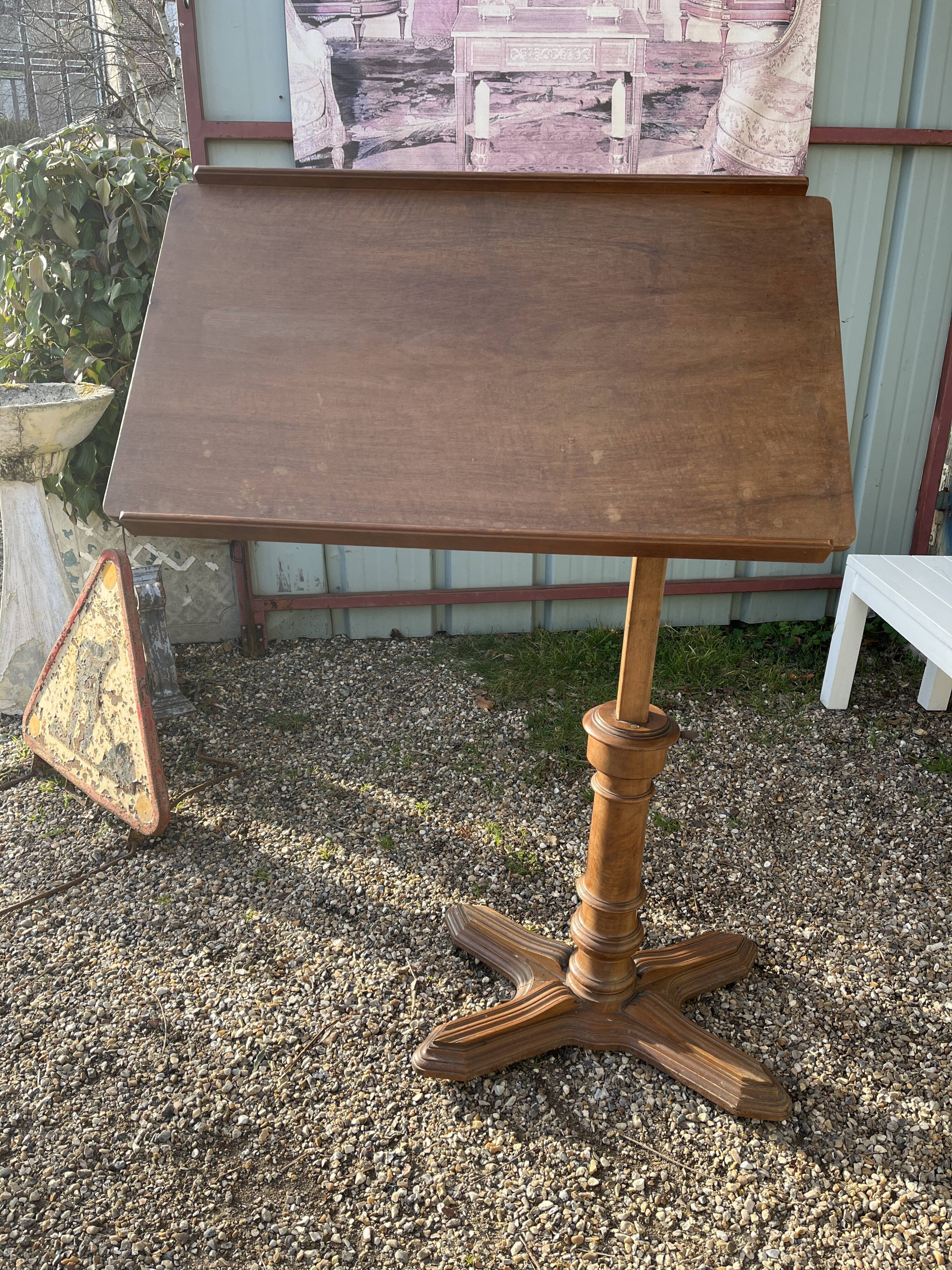 Drawing table / architect with sun system by E.Chouanard