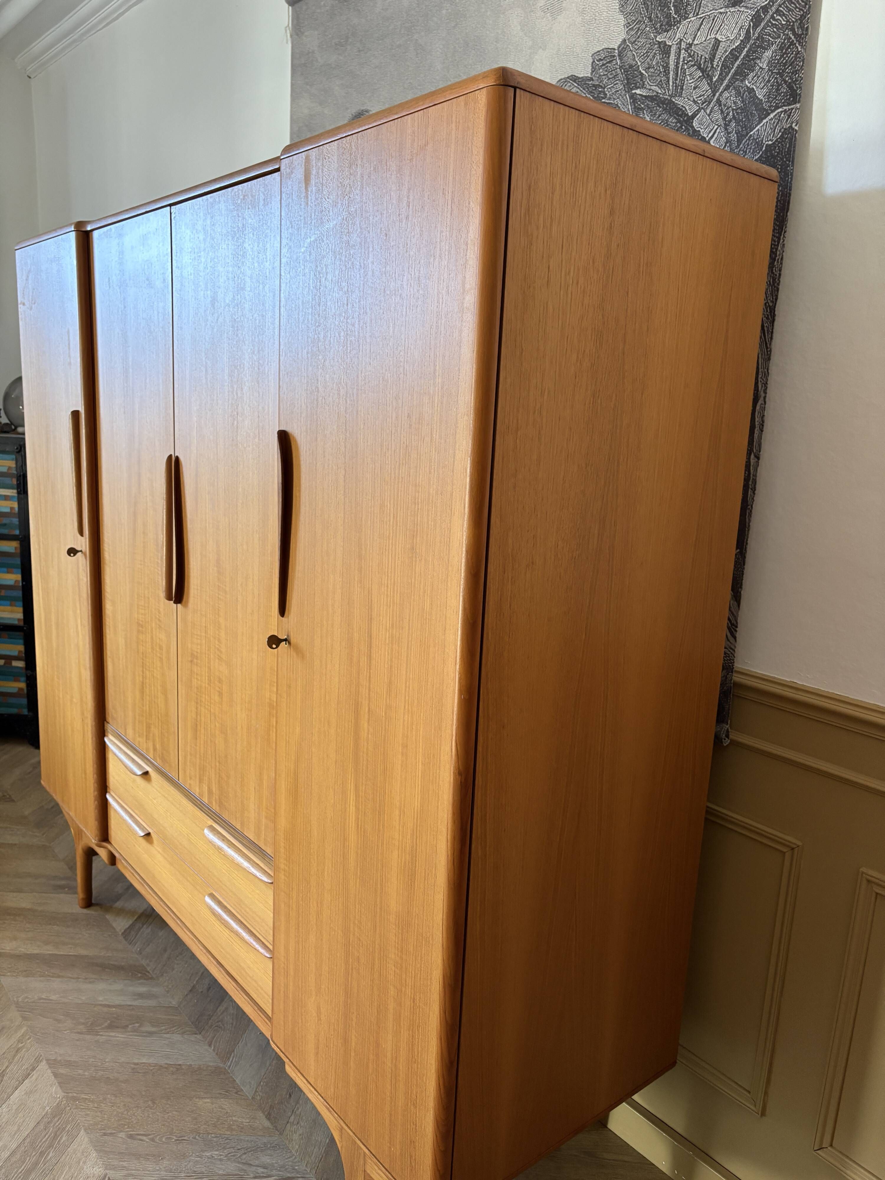 Armoire scandinave vintage teck