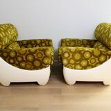 A pair of vintage mid-century modern arm chairs - Italy 1970s