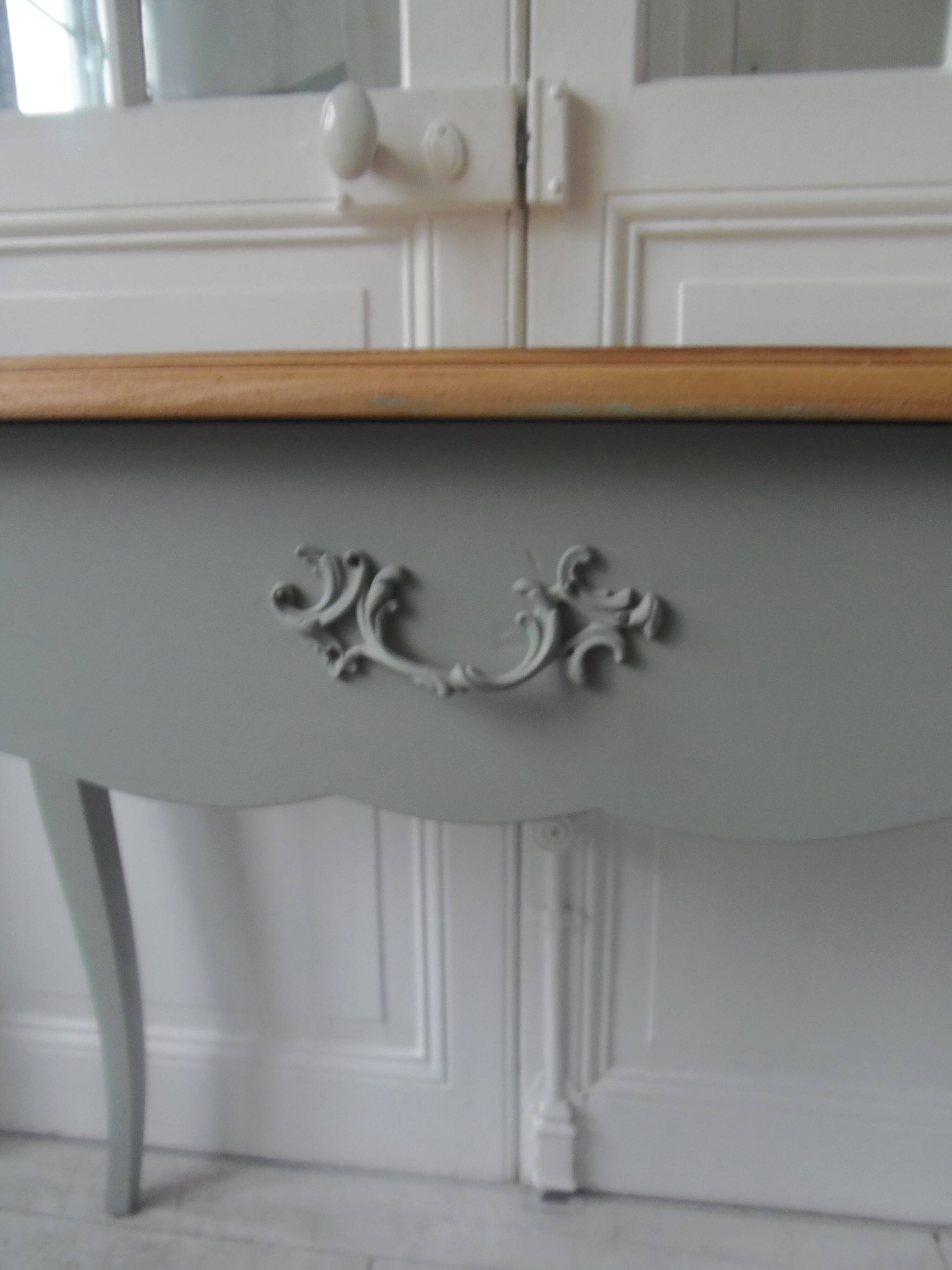 Console, side desk of beautiful craftsmanship re-enchanted in verdigris