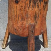 Table ou billot de boucher ancien tripode.